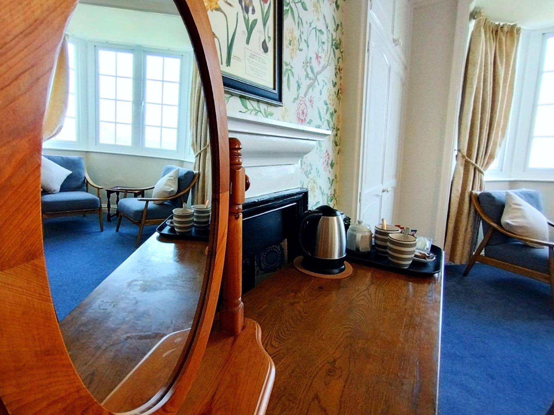 Chough'S Nest Hotel Линтън Екстериор снимка