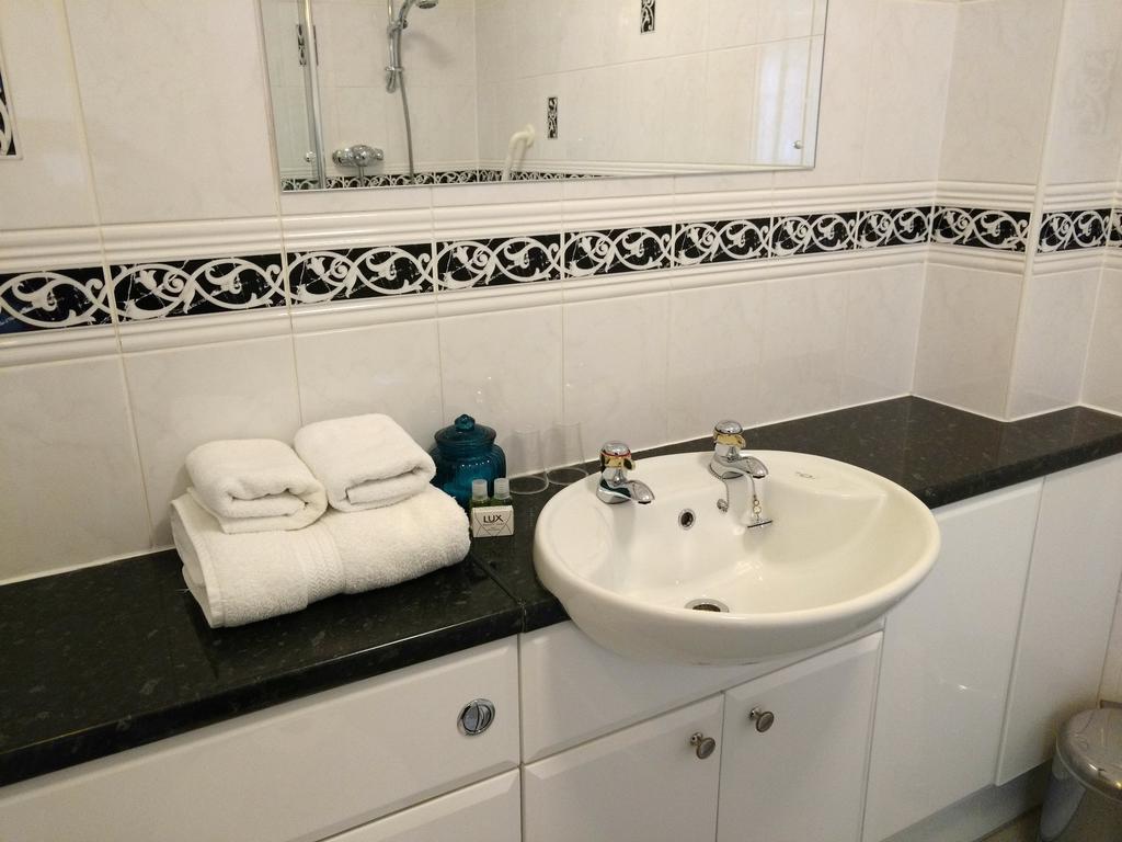 Chough'S Nest Hotel Линтън Екстериор снимка